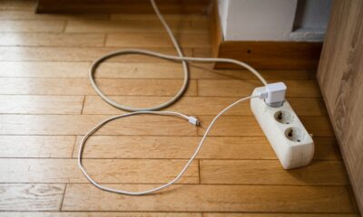 Oplader, stikkontakt