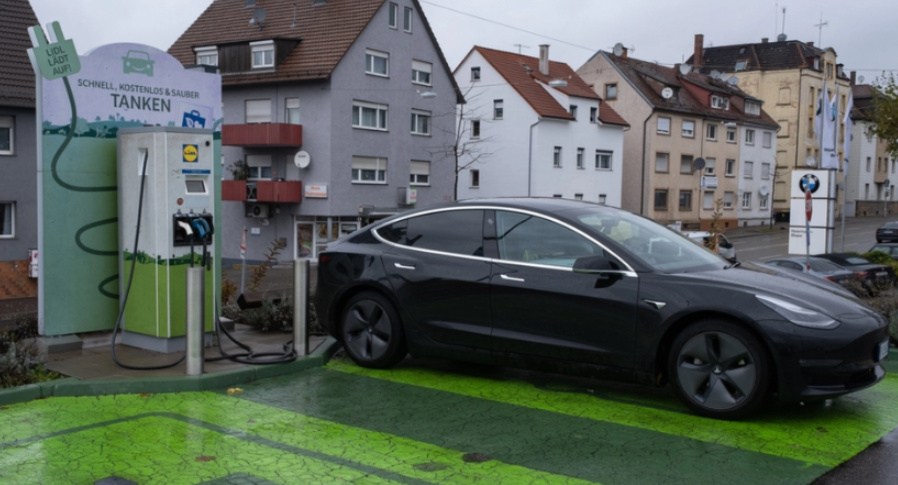 Lidl Elbil Tesla
