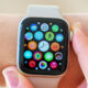 Apple watch på en kvinna