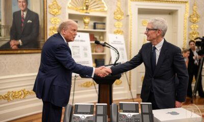 Tim Cook Donald Trump