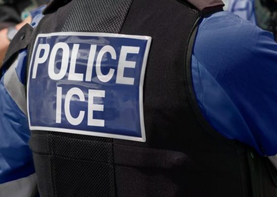 ICE polis