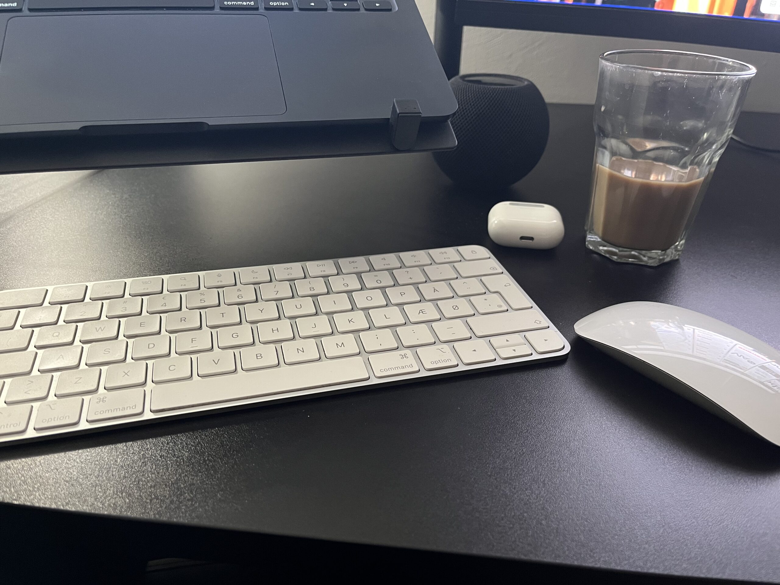 Magic keyboard, Magic mouse, Apple