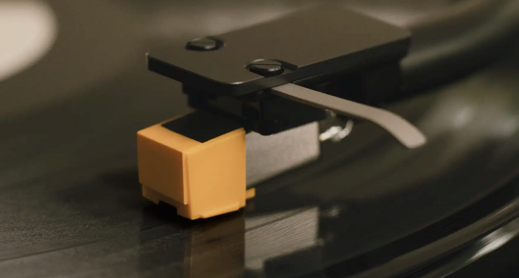 Sonys nye trådløse LX5BT pladespiller.