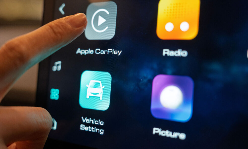 Apple car play