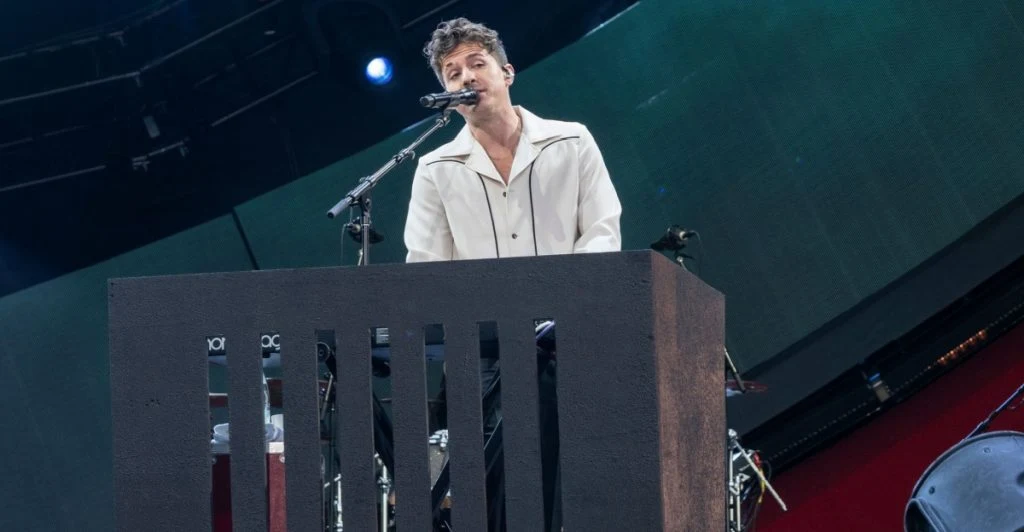 Charlie Puth hoppar över Danmark med full konsert på världsturné