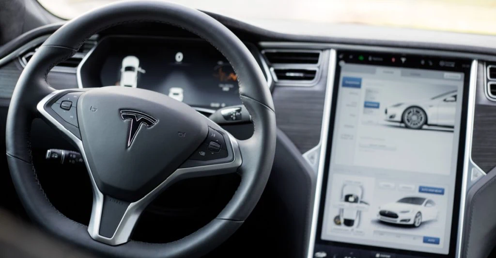 Tesla ändrar kurs: Gratis Autopilot fasas ut till förmån för abonnemang