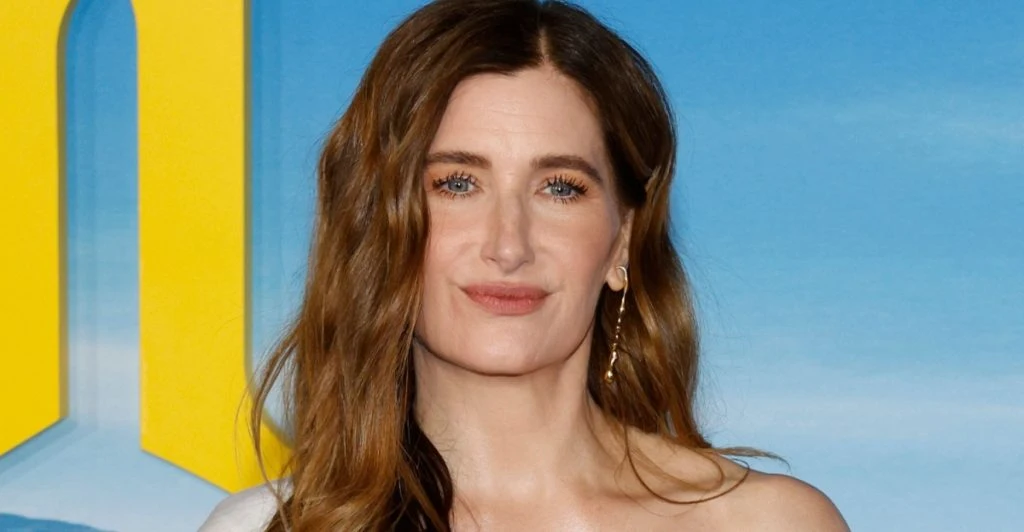 Kathryn Hahn nära Disney-skurkroll