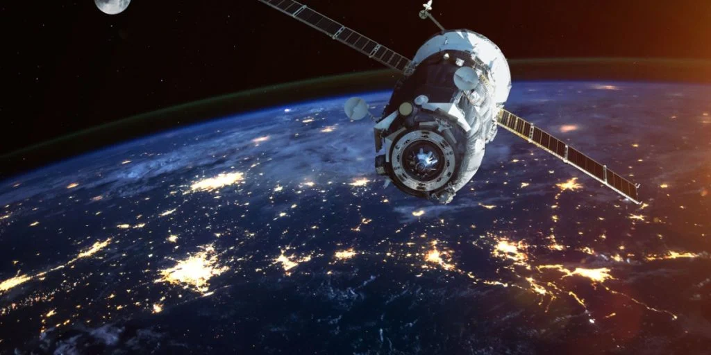 Europa rustar upp i rymden: Satelliter blir allt oftare mål för cyberattacker