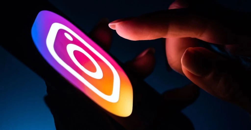 Instagram varnar föräldrar när tonåringar söker efter självmord och självskada