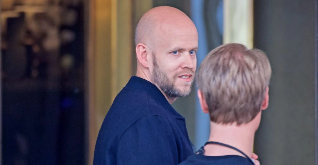 Daniel Ek lämnar vd-posten – Spotify tappar miljarder på börsen