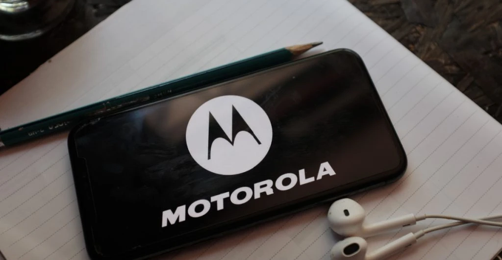 Motorolas nya supertunna Edge 70 utmanar Apple och Samsung – utan att tumma på batteriet