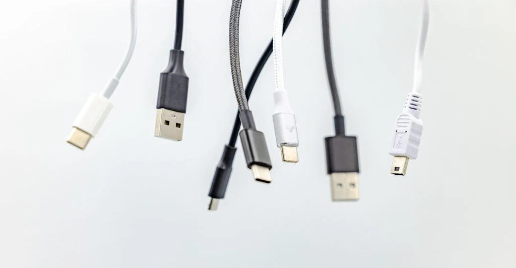 USB-C-kaoset fortsätter 2026 – därför är “universella” dockor en myt