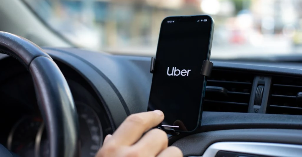 Uber släpper in våldsbrottslingar bakom ratten – trots allvarliga varningssignaler