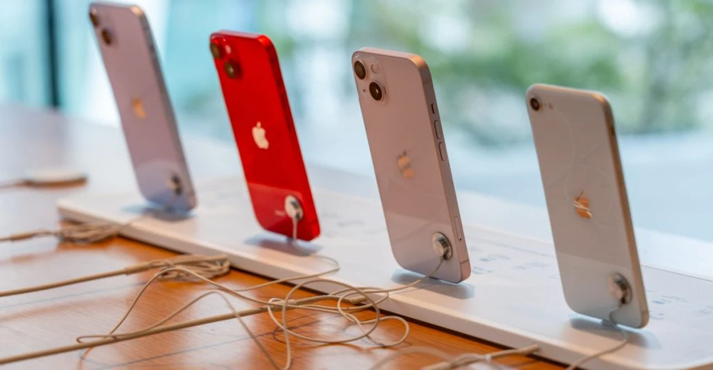 Röd 18 Pro-iPhone kan vara på väg – men Apples vikbara väntas bli “tråkig”