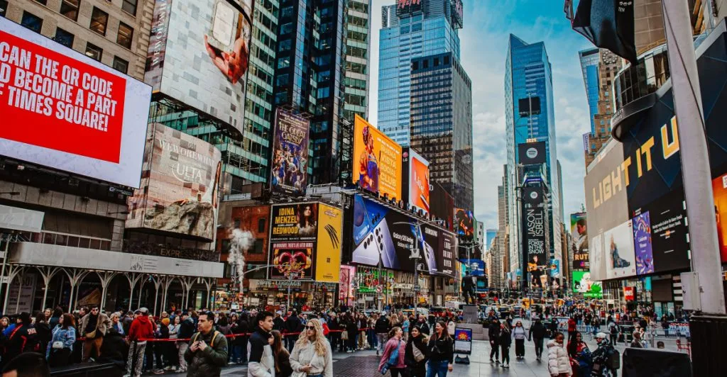 New York skärper greppet om sociala medier – nya varningar måste visas för unga