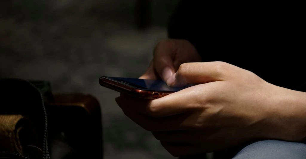 Ny telefonbedrägeri riktar in sig på nya iPhone- och Android-köpare — så fungerar det