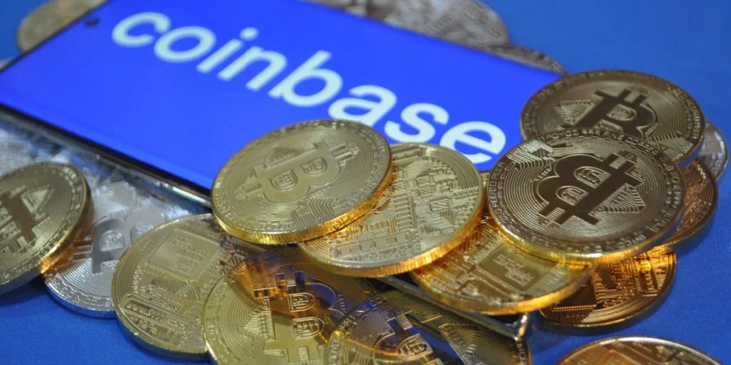 Coinbase-aktien faller efter nedjustering: Analytiker varnar för lägre kryptohandel