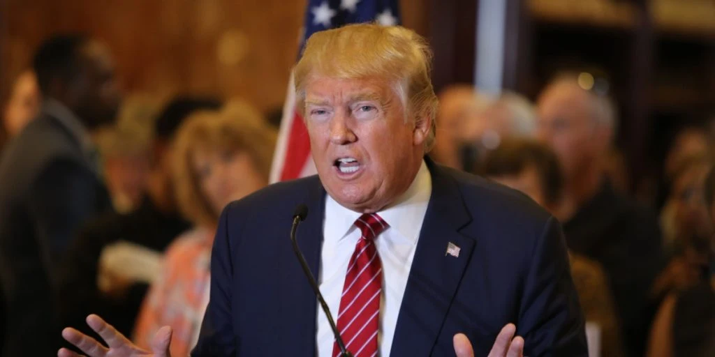 Trump stämmer IRS efter läcka av skatteuppgifter
