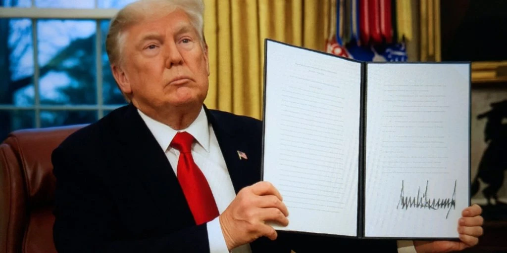 Trump skriver under ny AI-order: USA ändrar kursen för reglering av artificiell intelligens