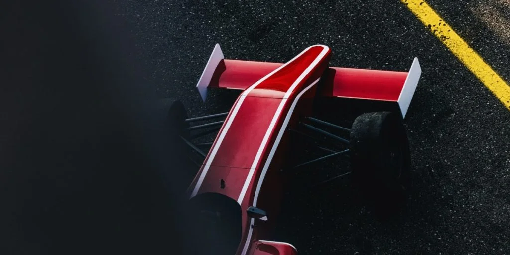 Världens största elbilstillverkare överväger inträde i Formel 1