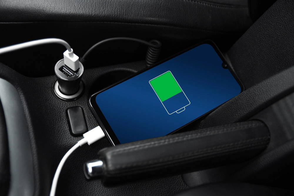 USB i bilen hela tiden? Här är vad det betyder för ditt batteri