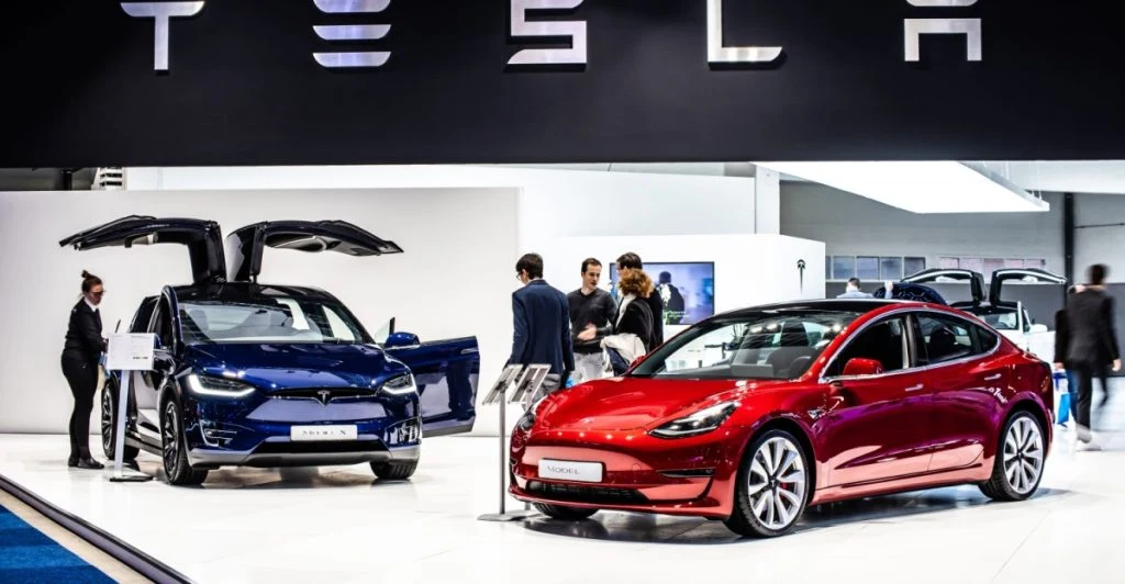 Så försöker Tesla rädda sitt rykte efter Musks stöd till Trump