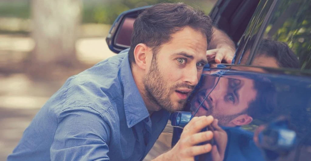 10 knep bilhandlare använder för att få dig att känna att du gjort ett klipp