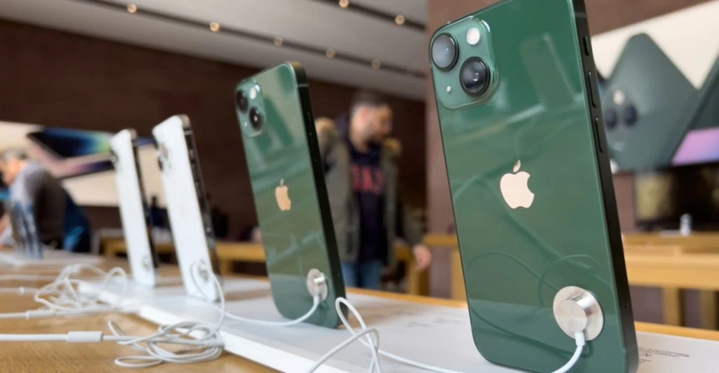 Nästan en tredjedel av iPhone-användarna kan tänka sig att byta till Android för en vikbar mobil