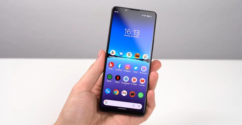 Xperia 10 VI: Kompakt mobil med oslagbart batteri – men hur mycket mer får du?