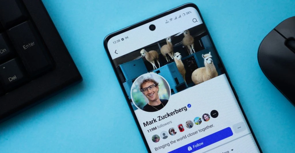 Advokat Mark Zuckerberg stämmer Meta – trött på att bli avstängd för att heta som Facebooks grundare