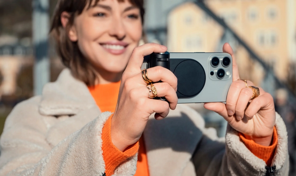 Leicas nya Lux Grip: Förvandla din iPhone till en proffskamera
