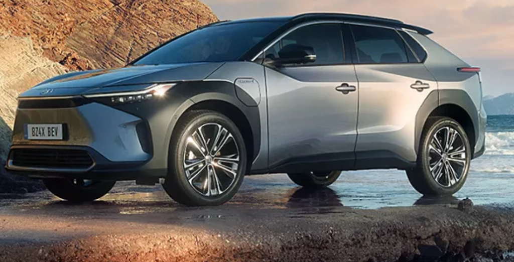Toyota storsatsar på elbilar – flyttar produktion för att undvika Trumps tullar