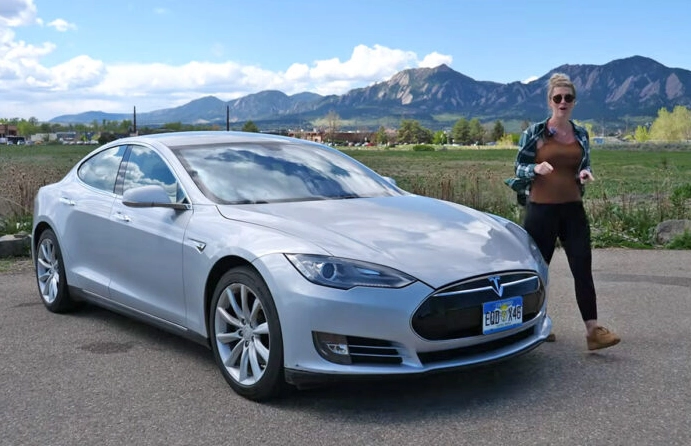 Test: Så lång räckvidd har en 11 år gammal Tesla