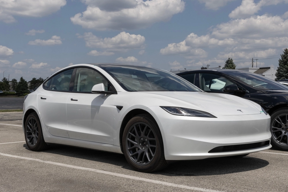Tesla bekräftar: Billigare modeller redo för produktion i juni