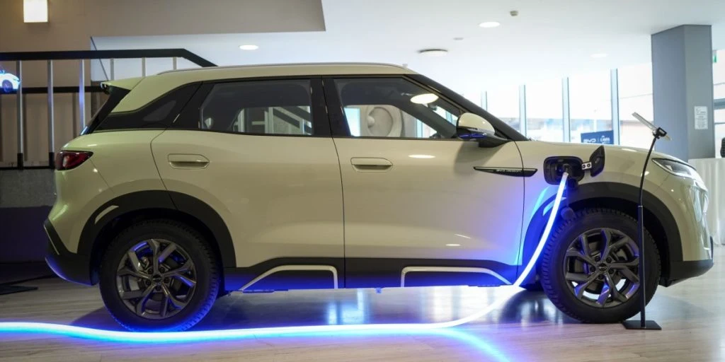 BMW vs BYD: Konflikt om ultrasnabb elbilsladdning