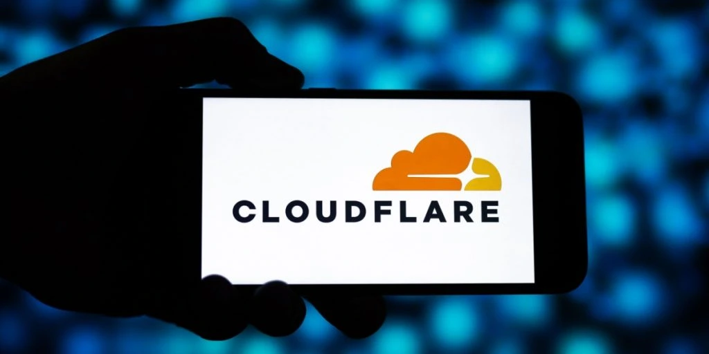 Cloudflare avfärdar cyberattack: Så uppstod det massiva internetavbrottet