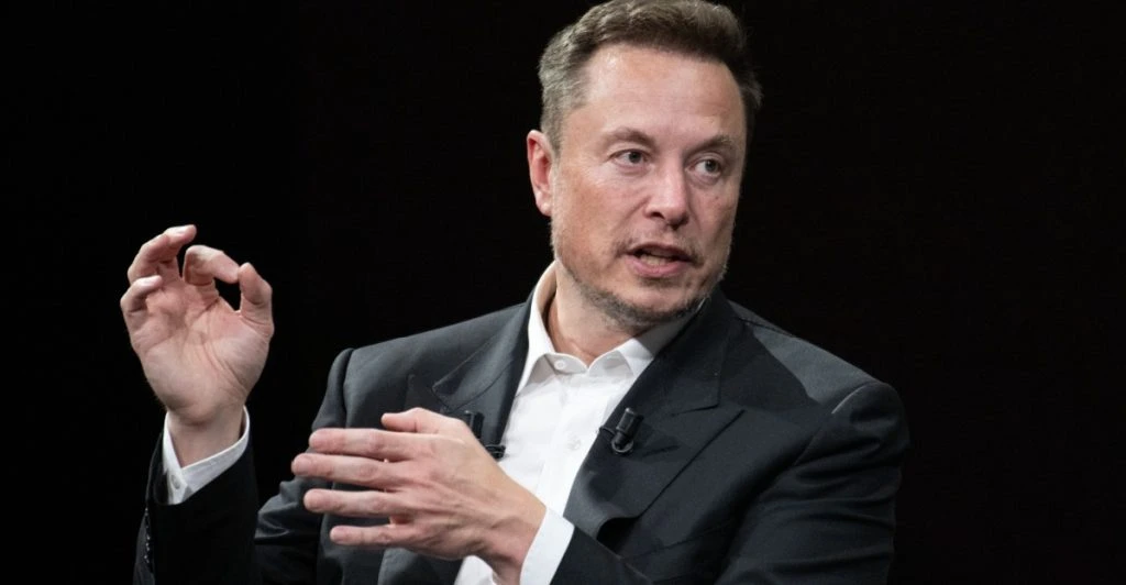 Har Elon Musk redan dina meddelanden i sin hand?