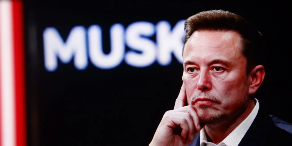 Musk under press efter att ha uteblivit från förhör i Paris