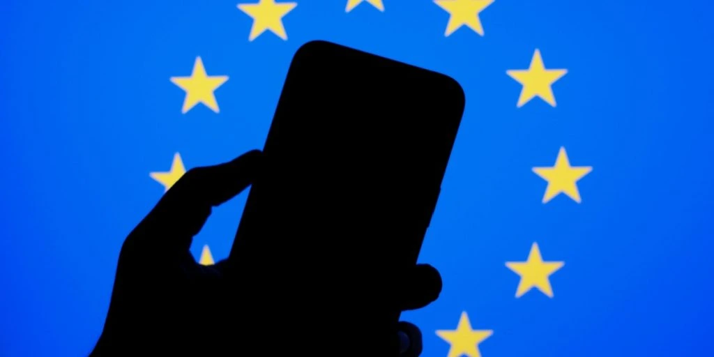 EU skärper reglerna för mobiltillverkare med nya batterikrav
