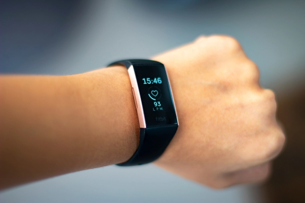 Fitbit släpper AI-coach i Sverige – ska analysera din hälsa i realtid