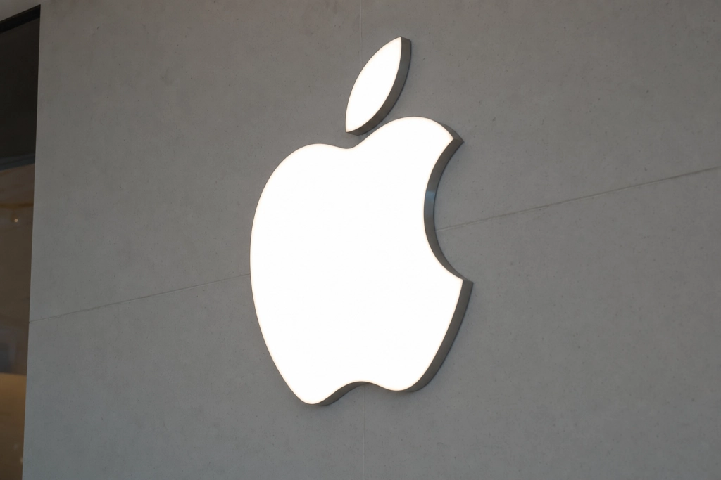 Apple-läcka: Bara iPhone 18 Pro kommer i september, basmodellen försenas till 2027