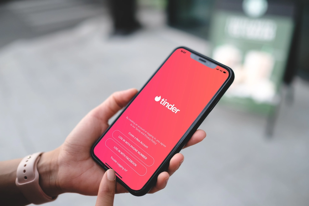 Nu testar Tinder en ny funktion – låter användare välja längd på potentiella dejter