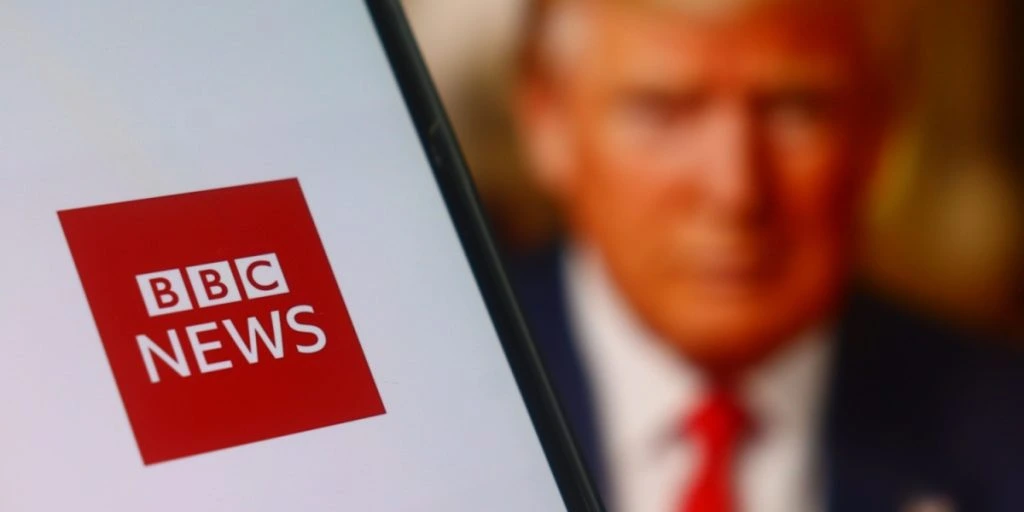 Trump stämmer BBC på 10 miljarder dollar och trappar upp konflikten med medierna