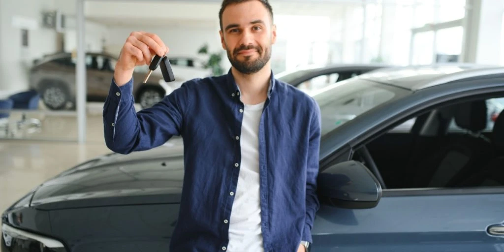 Expert säger att det kan spara dig tusentals kronor att behålla bilen längre