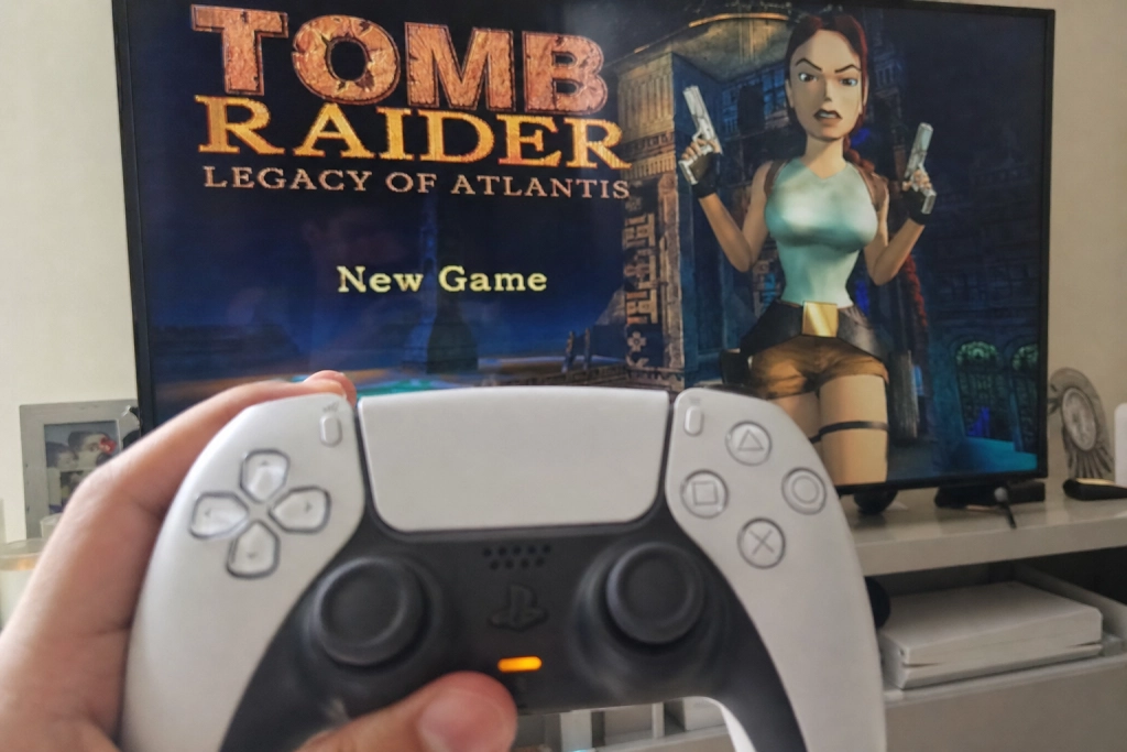 Lara Croft är tillbaka i klassisk skepnad: Tomb Raider Legacy of Atlantis får premiärdatum