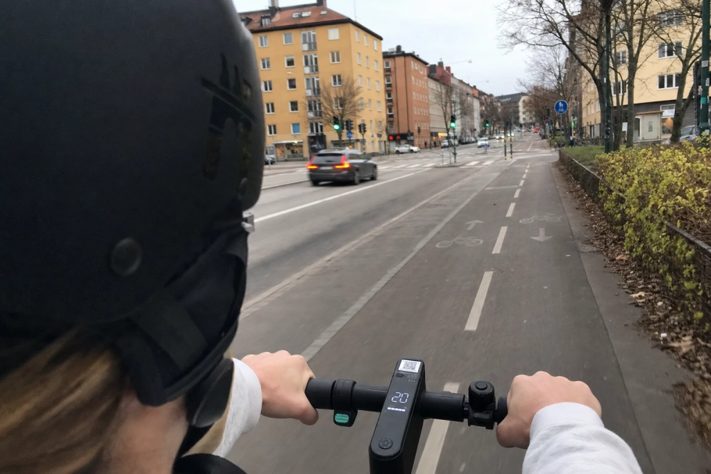 EU-experter kräver 16-årsgräns och hjälmtvång: Sverige ligger långt efter på elsparkcyklar