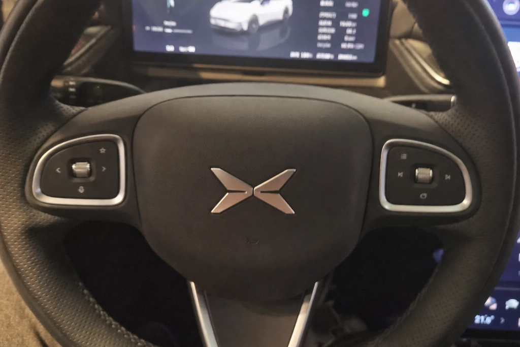 Xpeng XOS 5.9.5 når Europa: split-screen CarPlay och nya parkeringsfunktioner till G6, G9 och P7+
