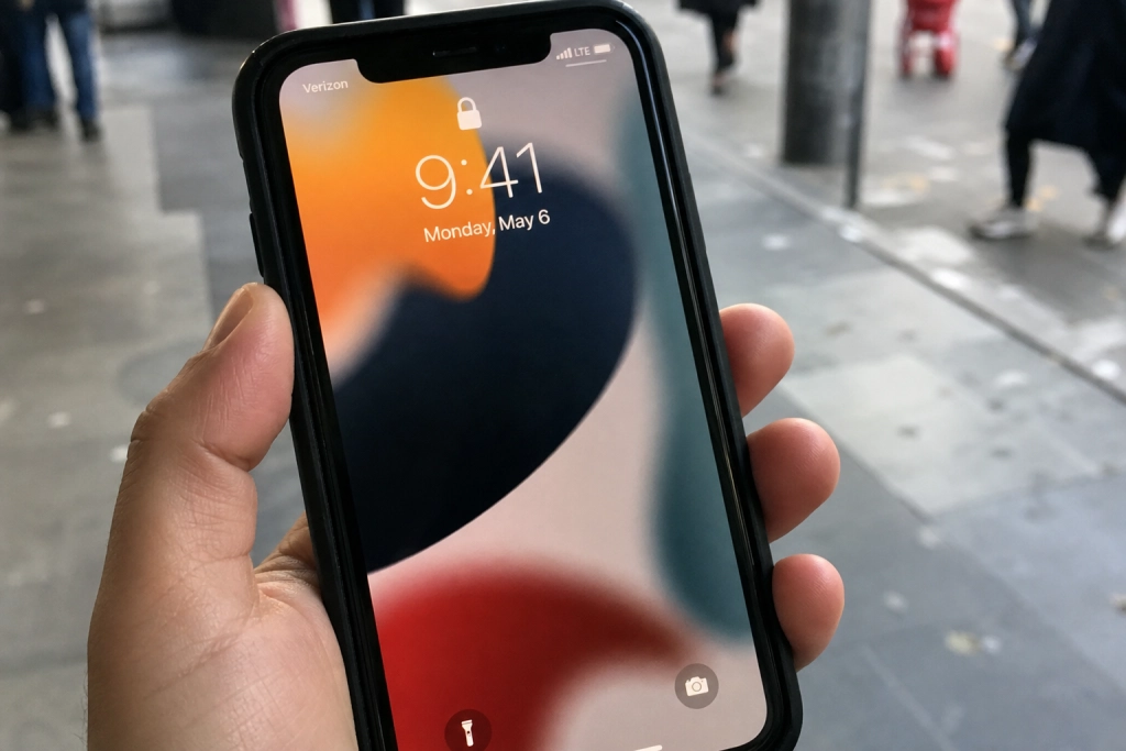 Apple testar ny iPhone-funktion som låser telefonen automatiskt om den rycks ur handen