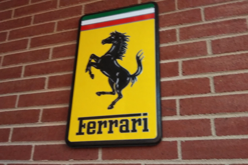 Ferrari Luce sålde slut direkt i Kina, trots designkritiken i väst