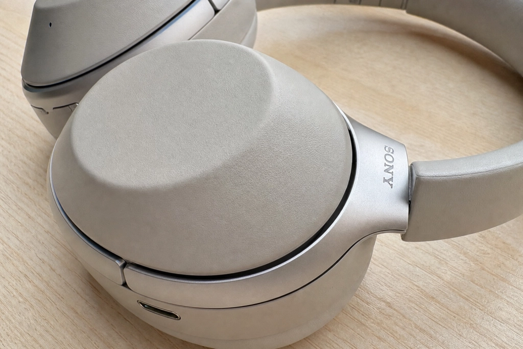 Sony firar 10 år med lyxiga 1000X-hörlurar: Veganskt läder och metall till brusreduceringslegenderna